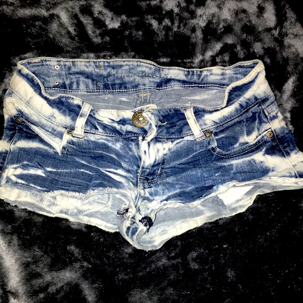 Celebrity pink short shorts